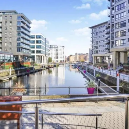 Deluxe River Canal View & Free Secure Parking! Leeds  Exterior photo